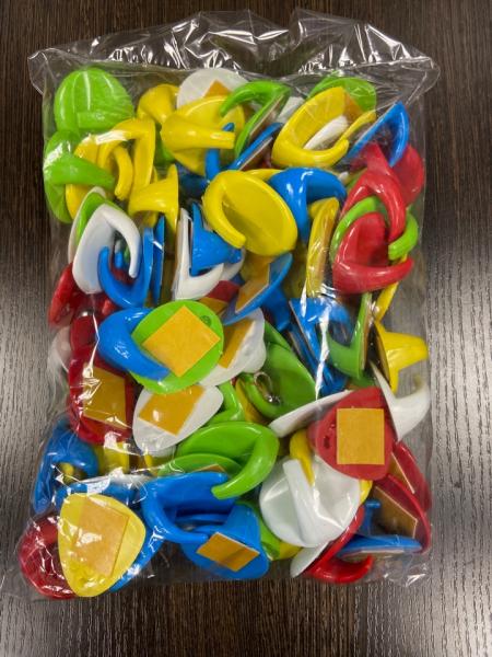 Крючок пластиковый хозяйственный — фото 4